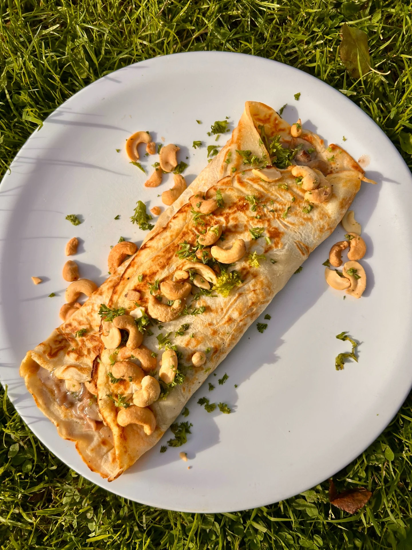 Pannenkoek van de maand – herfstpannenkoek met casselerrib, spekjes, kastanjechampignons, champignonroomsaus, cashewnoten en peterselie